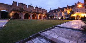 abbaye-des-vaux-de-cernay-facade-4