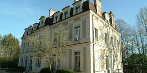 chateau-de-la-dame-blanche-facade-1