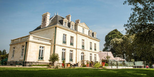 chateau-de-la-gressiere---terre-de-jade-facade-1