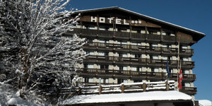 hotel-le-prieure-hotel-seminaire-rhone-alpes-haute-savoie-facade-neige