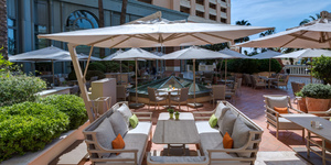 monte-carlo-bay-hotel-a-resort-restaurant-6