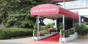relais-des-chartreux-demeure-exeption-grand-paris-france-hotel-vue-facade
